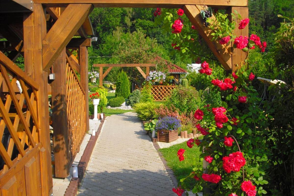 Penzion U Balcarky Ostrov u Macochy Exterior photo